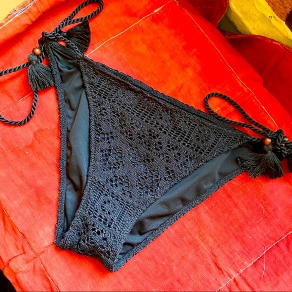Victoria’s Secret Black Macramé Bikini Bottom! Med